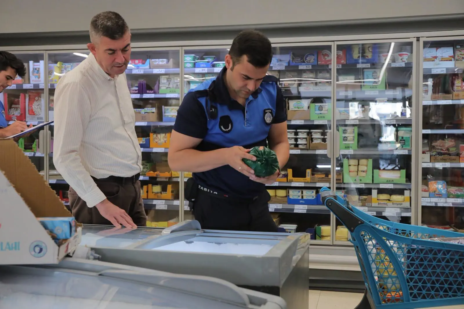 EDİRNE BELEDİYESİ’NDEN ZİNCİR MARKETLERDE DENETİM galeri görseli